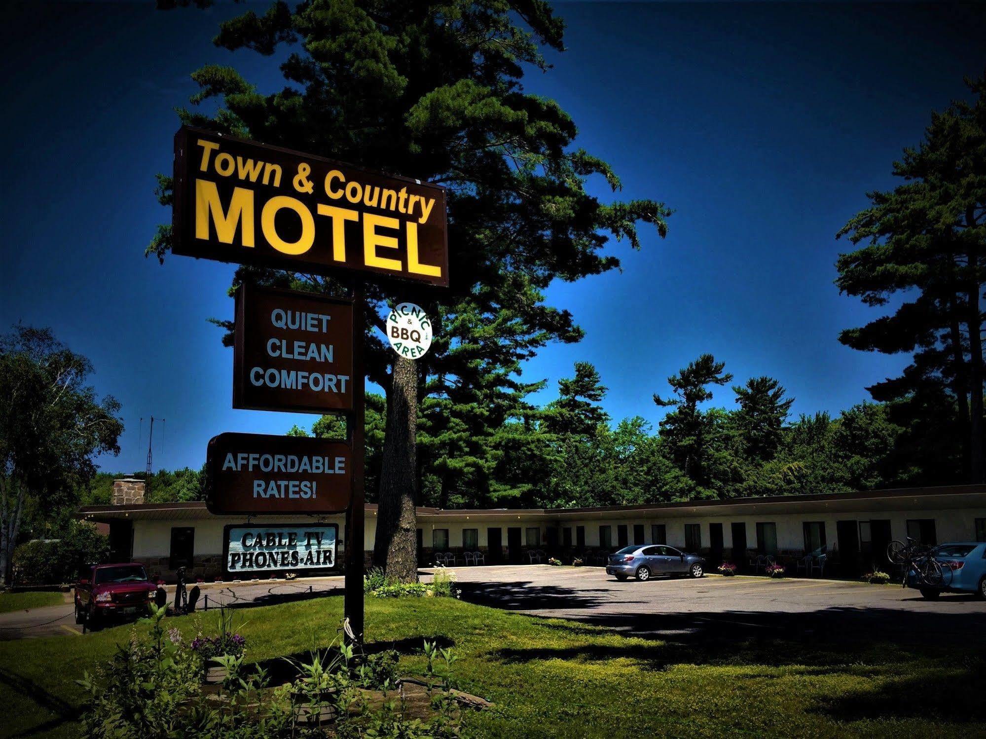 Town & Country Motel 帕里桑德 外观 照片